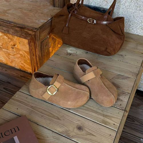 小发喵「绒面搭扣复古奢感勃肯女低帮鞋｜摩登腔调型走风尚步」999主图