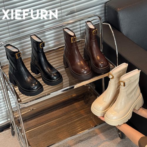 XIEFURN/鞋夫人英伦风皮带扣马丁靴女秋冬新款厚底后拉链时装靴主图