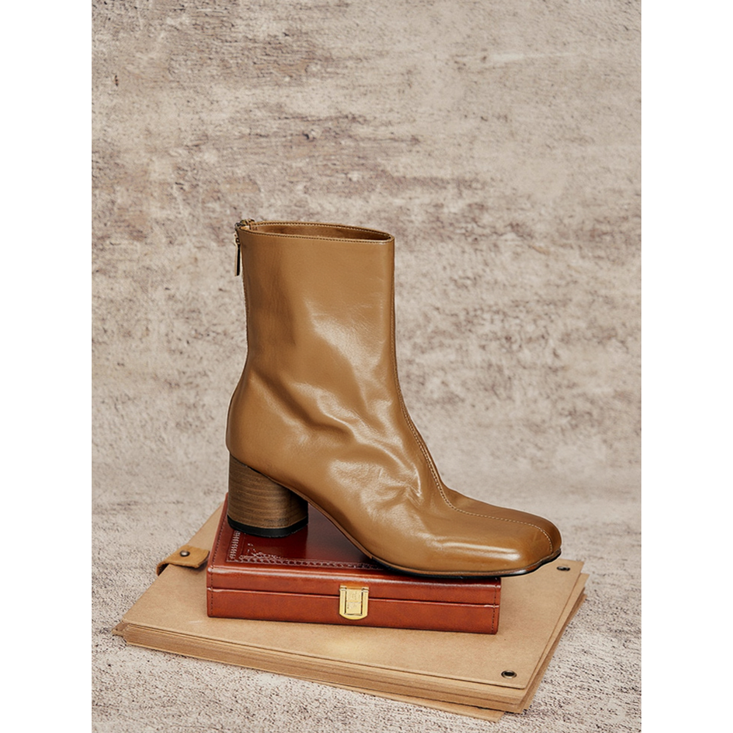 Ls' rommors 轻奢风 鸵鸟豆高跟短靴女粗跟水洗马皮方头时装靴秋主图