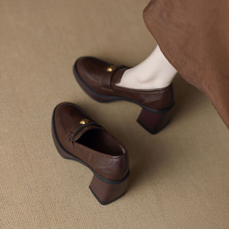 羊皮版巨好看时尚秋季高跟棕色小皮鞋女2025秋冬超火粗跟乐福单鞋