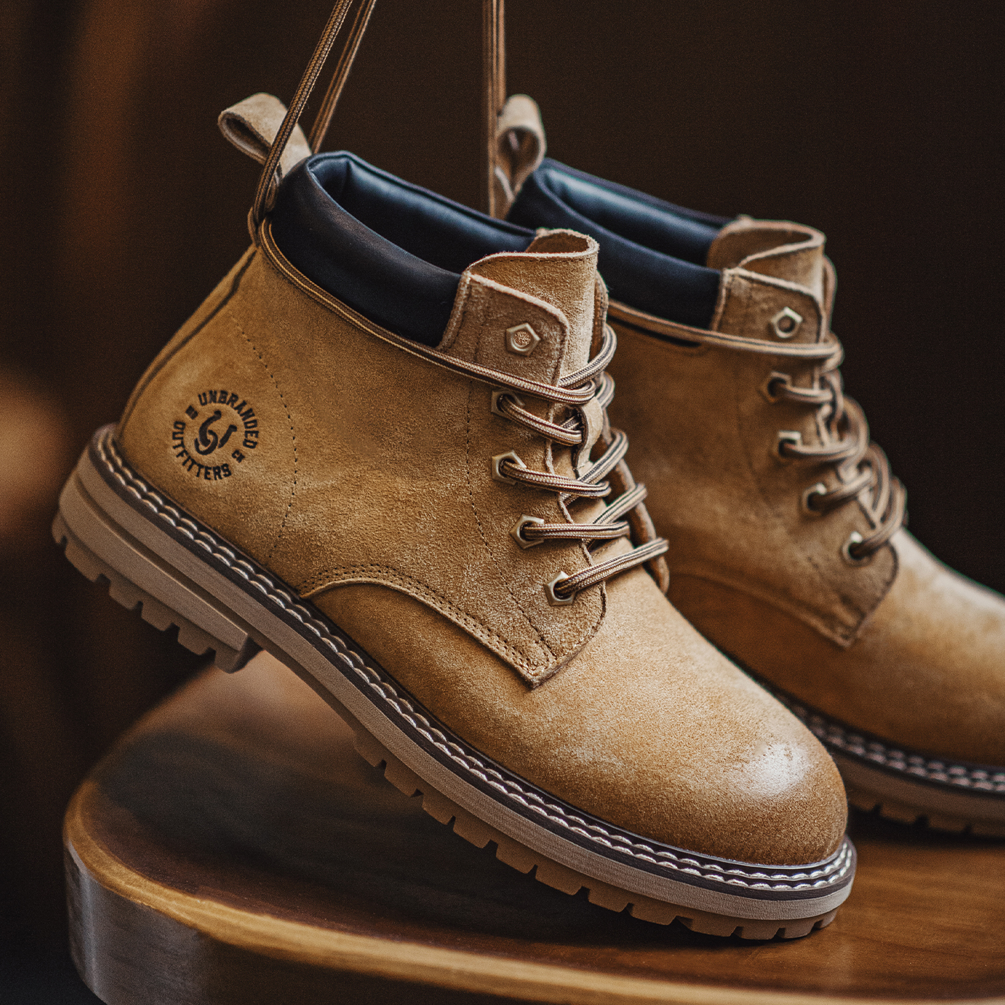 马登大黄靴秋季2025新款男士休闲中帮马丁靴子户外美式复古工装靴主图