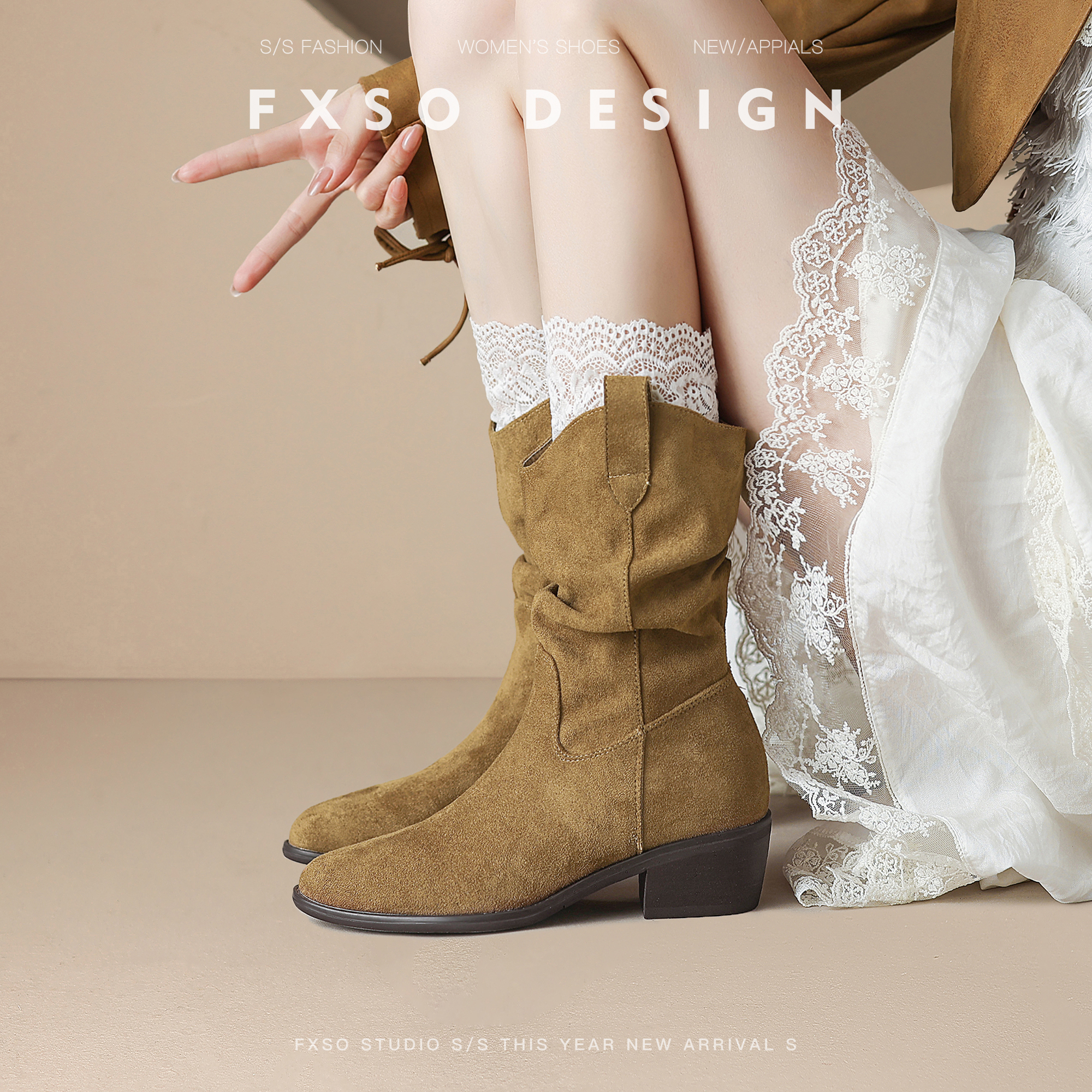 真皮方巷2025秋冬新款英伦风v口骑士马丁靴女爆款显瘦增高短筒靴主图