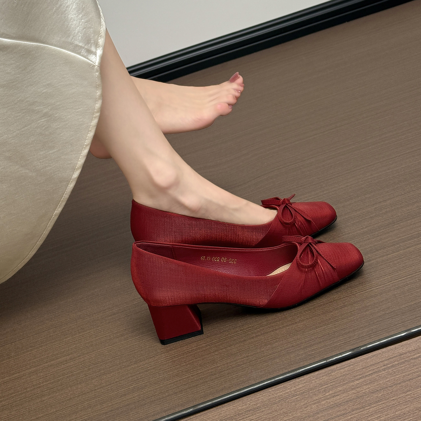 羊皮版~ 红色伴娘婚鞋喜婆婆婚宴单鞋配旗袍气质方头高跟鞋女粗跟主图