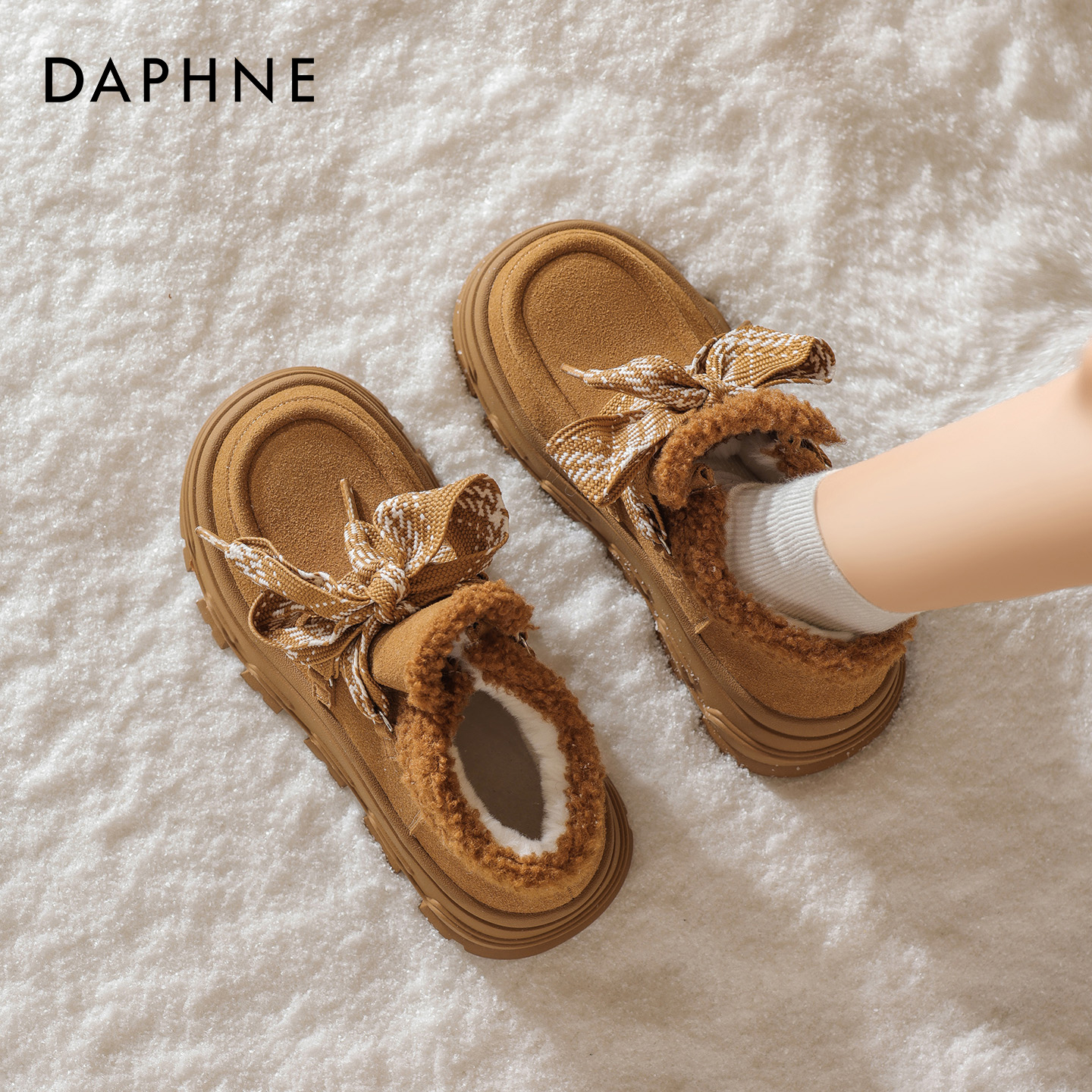达芙妮厚底雪地靴女款2025新款冬季棕色靴子保暖加厚加绒东北棉鞋主图