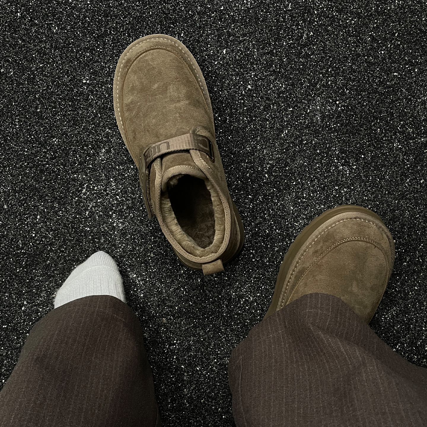 东北漠河皮毛一体雪地靴男冬季保暖加绒加厚棉鞋情侣搭扣面包鞋女主图