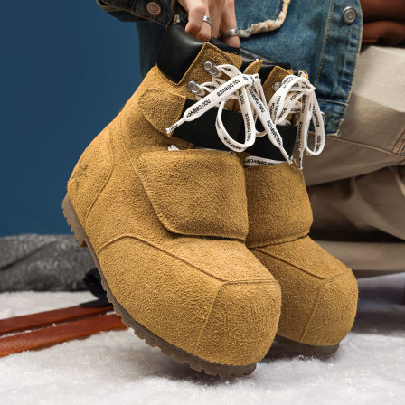 哈尔滨雪乡冬季加厚防寒装备穿搭马丁靴男女款厚底防水防滑面包靴