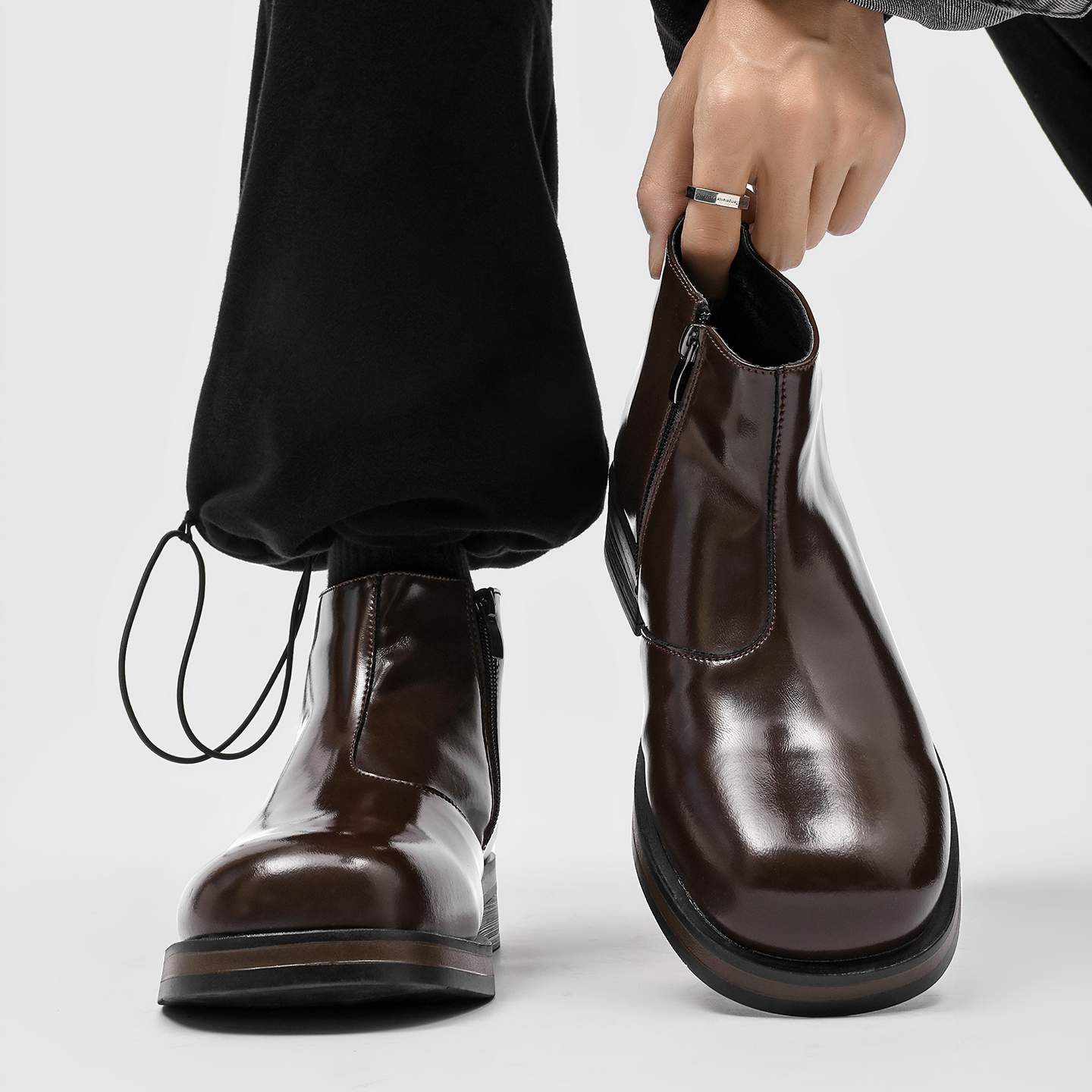 棕色漆皮亮面切尔西靴男款一脚蹬英伦马丁靴厚底中筒方头烟筒靴子主图