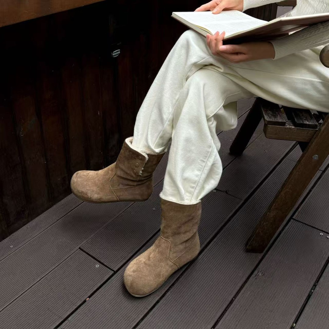 小发喵「绒暖奢境羊羔毛堆堆靴｜冬日摩登腔调随性掌控风尚感」777主图