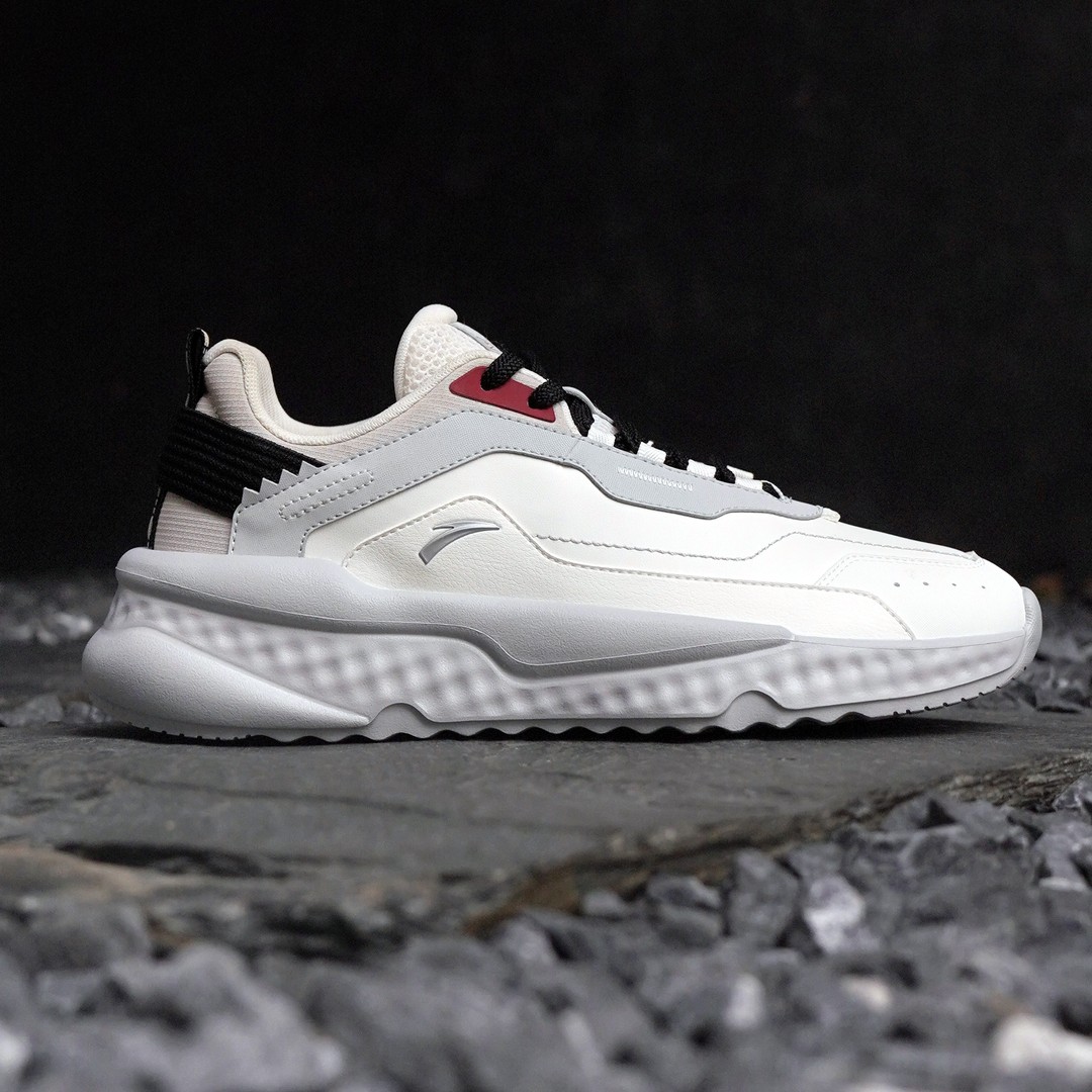 安踏【不羁】冬款保暖户外流光风休闲潮流皮面缓震运动鞋8823-OP主图