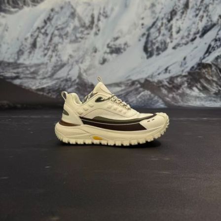 【梅西】2025秋冬新款厚底防滑户外休闲鞋轻量舒适运动鞋YC8003