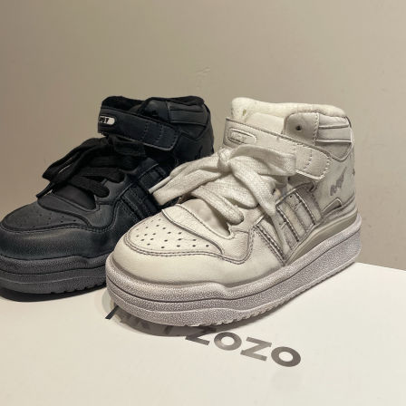 左左家冬季新款运动鞋男女童做旧加绒中帮板鞋白色儿童百搭休闲鞋