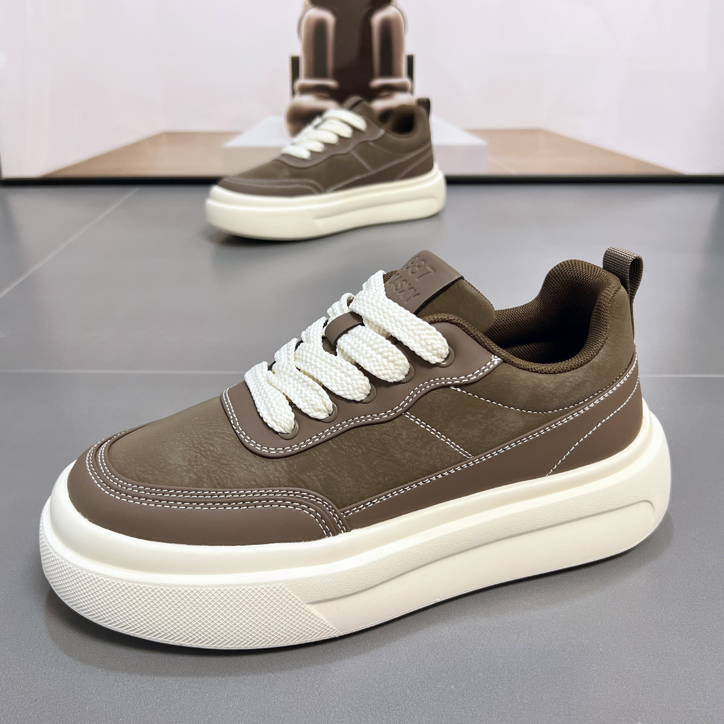 真皮男鞋2025秋冬季港风厚底增高百搭学生休闲鞋美拉德复古板鞋潮主图