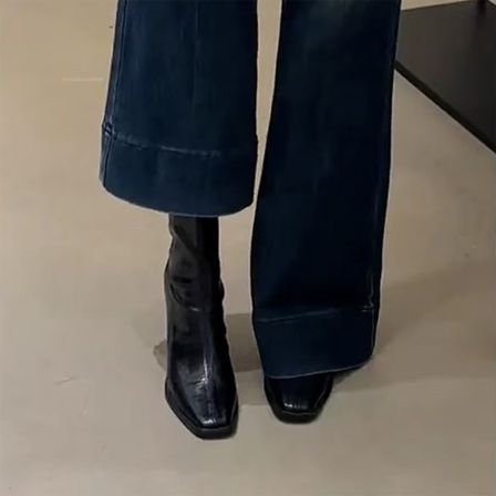 香港英伦风短靴女2025秋冬新款法式复古方头瘦瘦靴百搭粗跟马丁靴