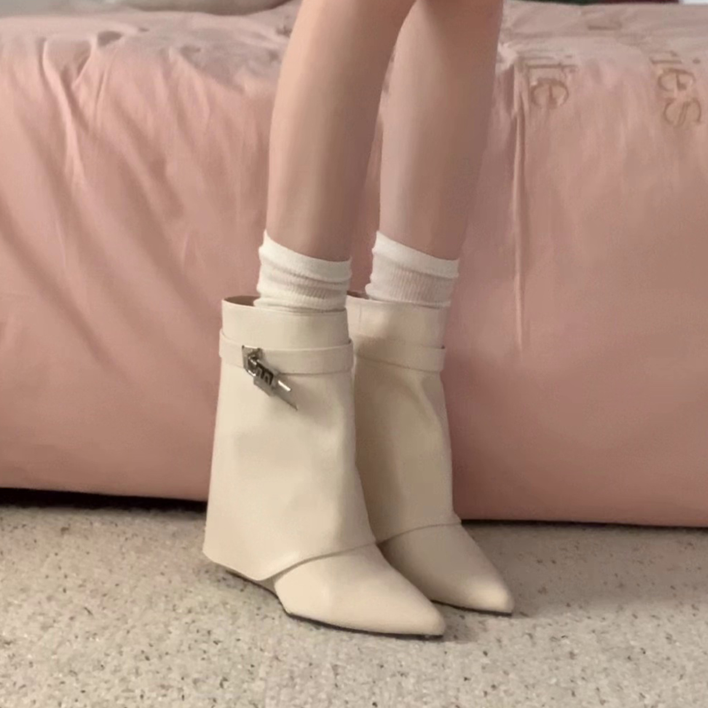 鹿小兽~尖头金属扣坡跟裤管靴显瘦法式气质短靴女辣妹套筒骑士靴主图