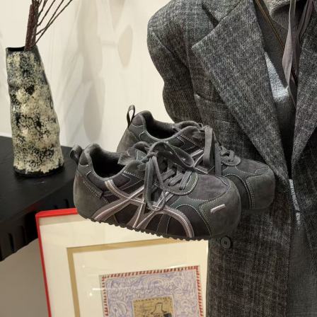 H55女鞋迷你小泡芙2025新款巨显脚小软底德训鞋休闲圆头面包鞋