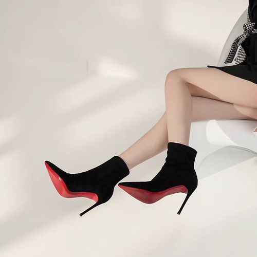 读媄8.5cm尖头细跟瘦瘦靴女绒面软底红底舒适高跟短靴X802主图