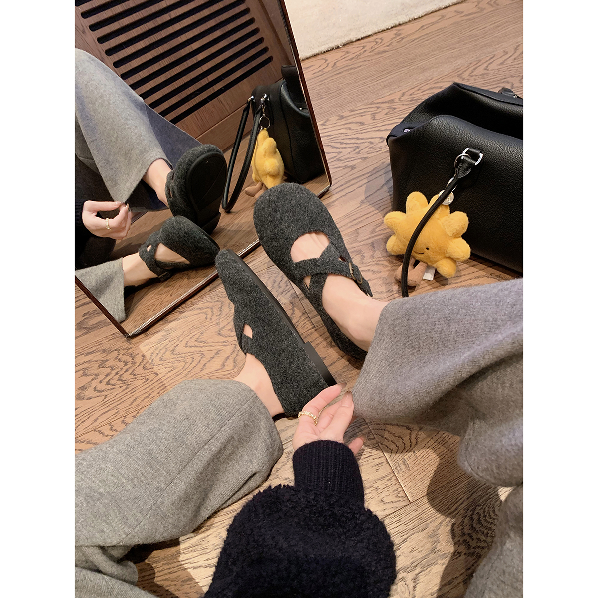 葡萄妈studiolee 乖巧圆头绒里交叉扣带毛呢百搭玛丽珍鞋女秋冬主图