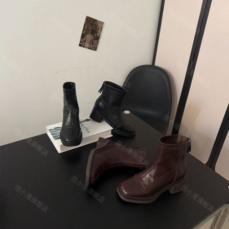 洛姐【范小洛】8cm小方头气质靴内增高2025秋冬新款休闲风时装靴子