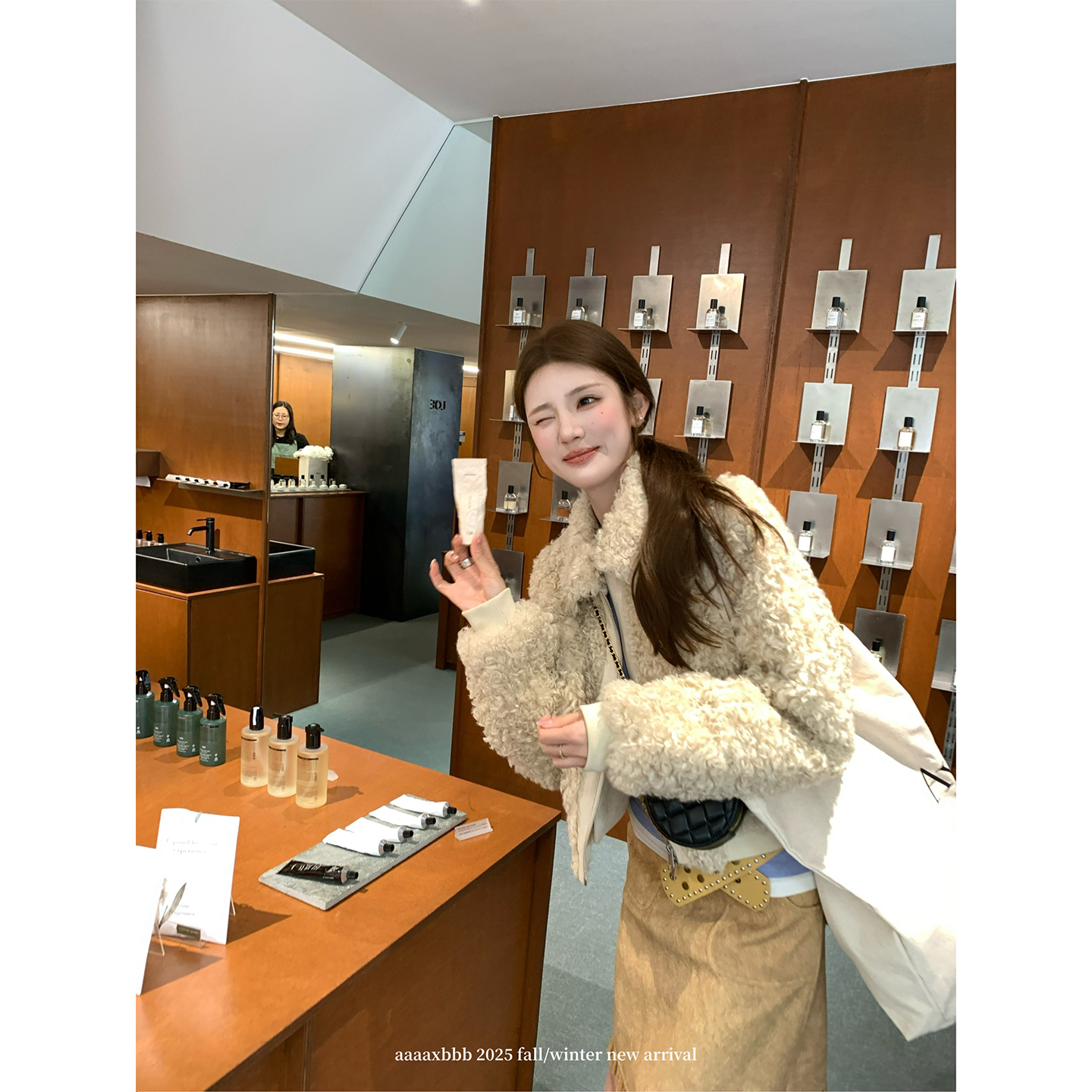 aaaaxbbb 新西兰小羊 奶白色皮毛一体短外套韩系保暖毛毛上衣秋冬主图