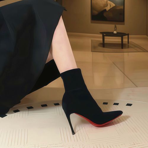 【DESROLAN】红底瘦瘦靴2025秋冬新款高跟短靴女绒面尖头细跟弹力靴主图