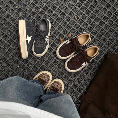 小发喵「星芒饰边厚底板鞋｜复古摩登腔调演绎街头风尚」999主图