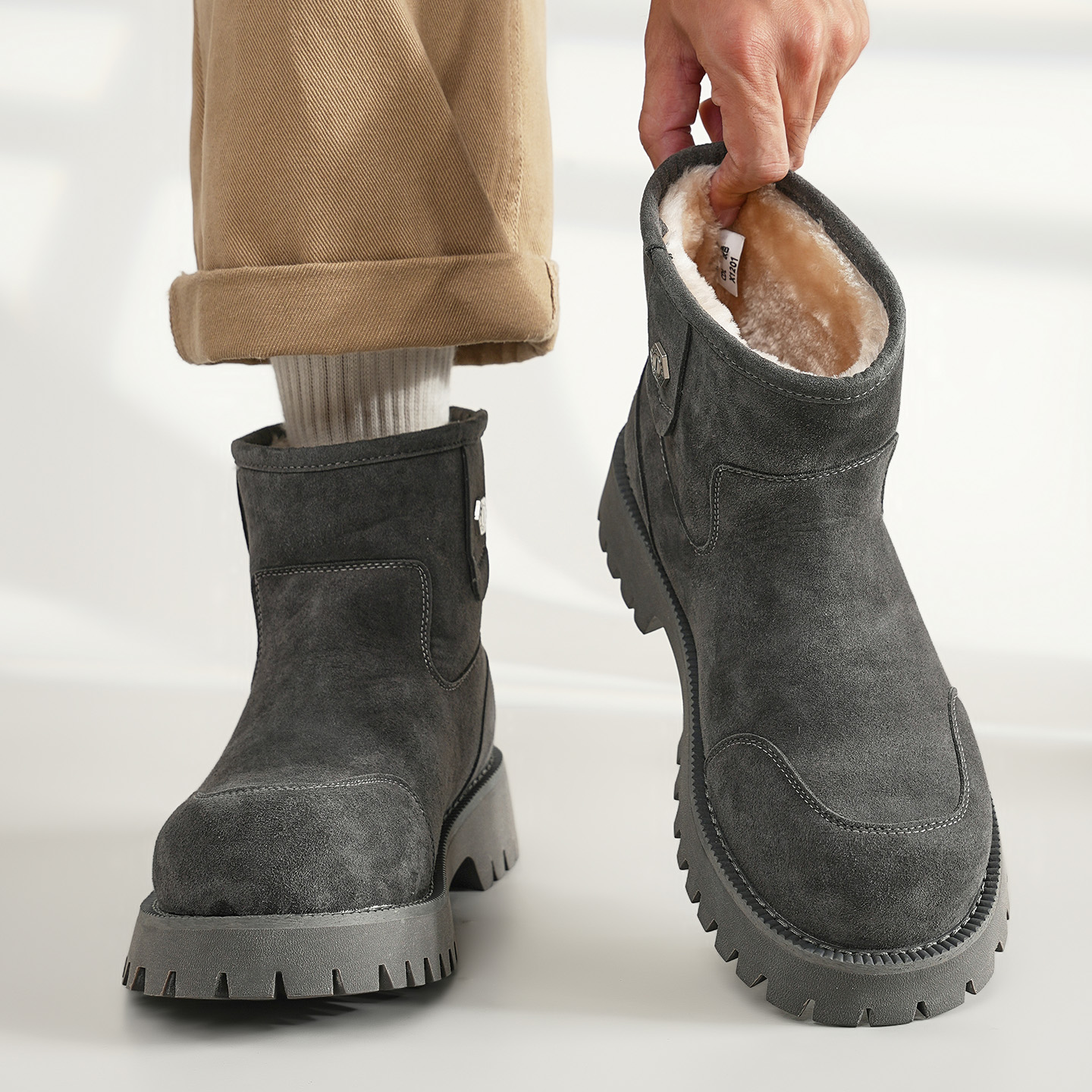 冬季加绒加厚雪地靴男翻毛切尔西马丁靴保暖东北厚底防滑情侣棉鞋主图