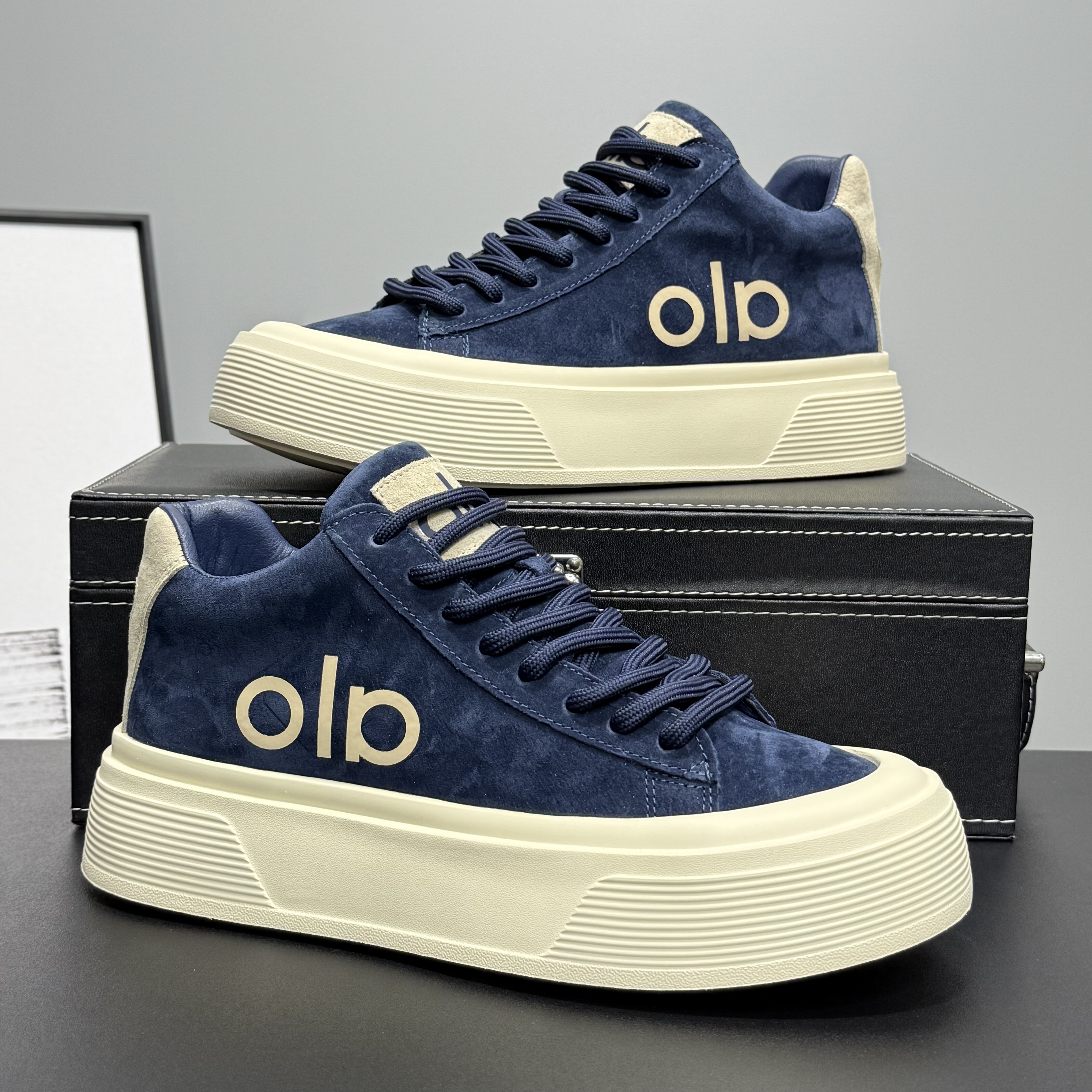 潮牌板鞋男2025秋冬轻便百搭休闲鞋新款男鞋厚底内增高系带低帮鞋主图