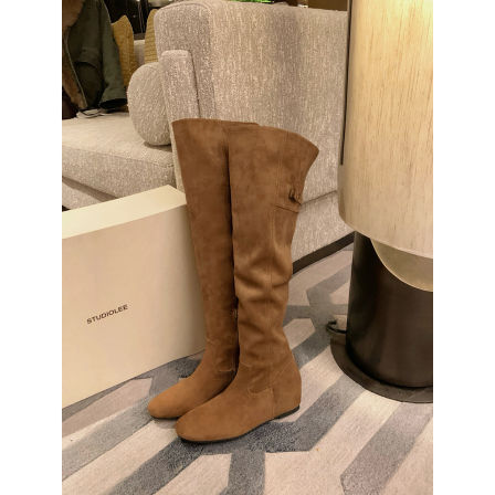 葡萄妈studiolee 3cm内增高~ 尖圆头扣带美拉德风薄底过膝靴女