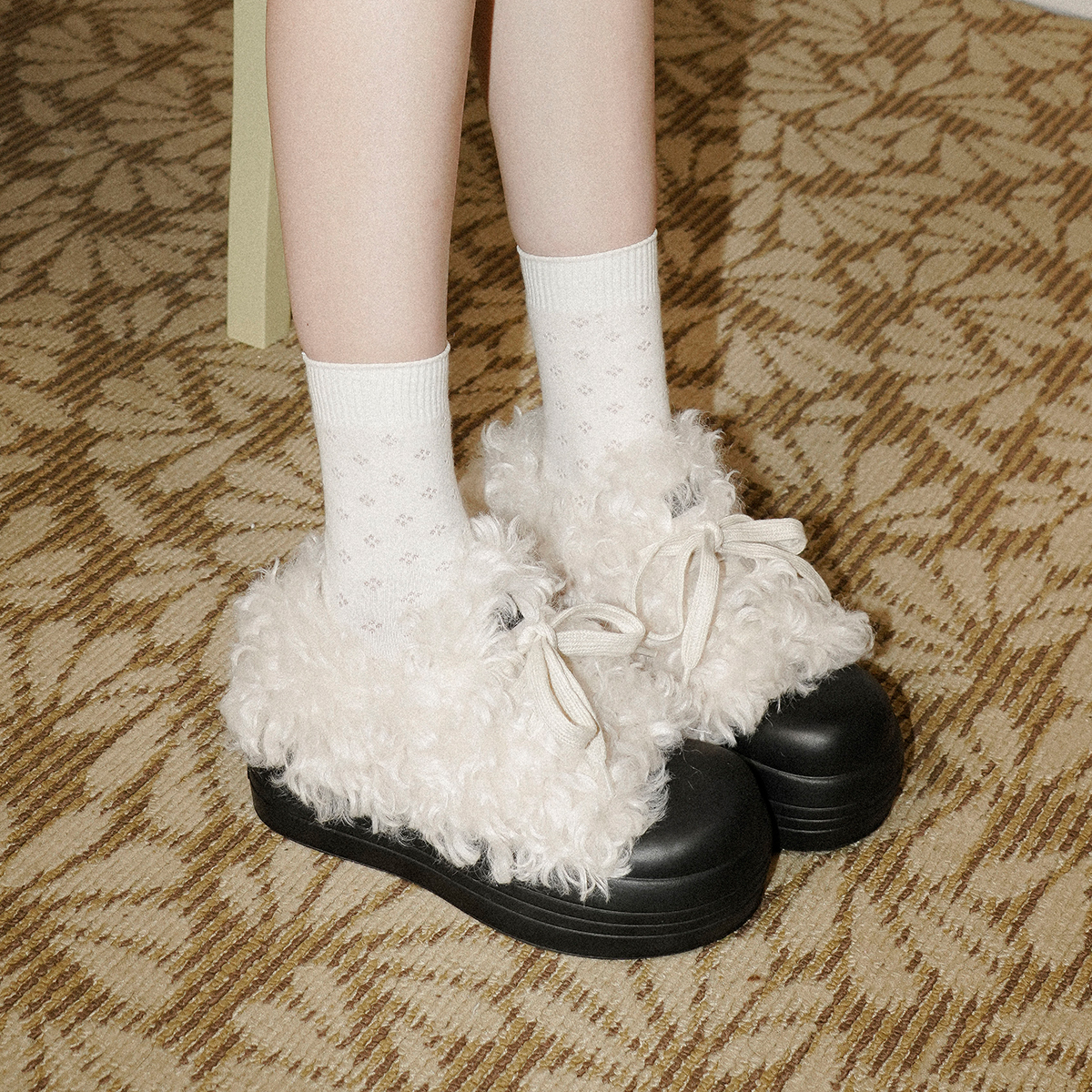 梨小七~时髦小众厚底毛毛雪地靴女法式羊羔毛保暖系带冬季棉鞋子主图