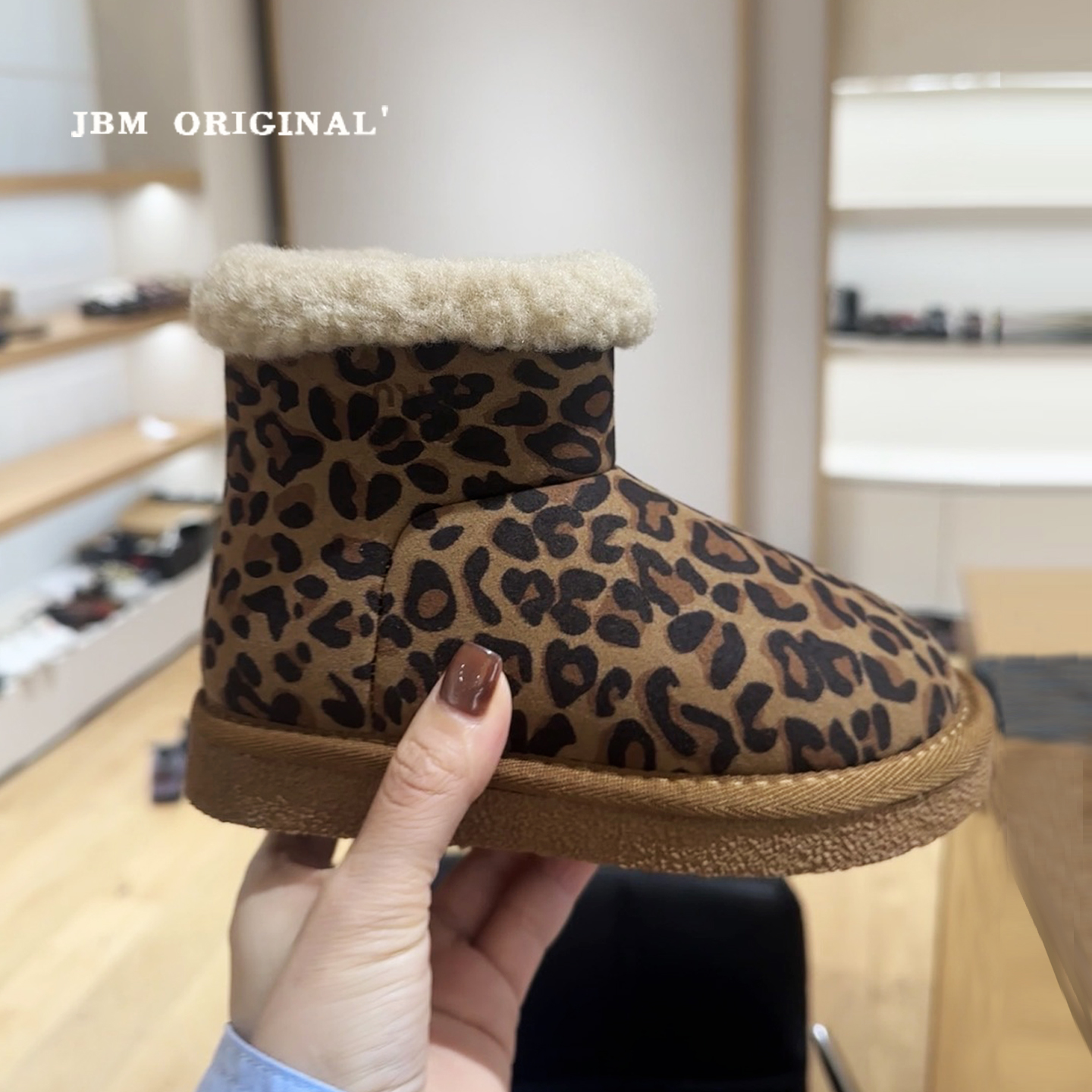 JBM 潮牌冬季儿童加厚大棉保暖雪地靴男女中大童韩系复古豹纹棉靴主图