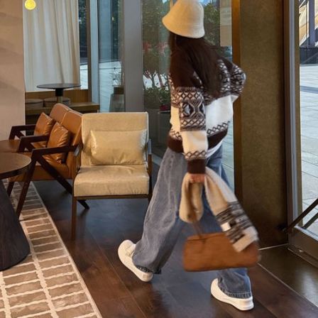 小发喵「云感暖绒魔术贴厚底小白鞋｜潮奢极简新风向」999