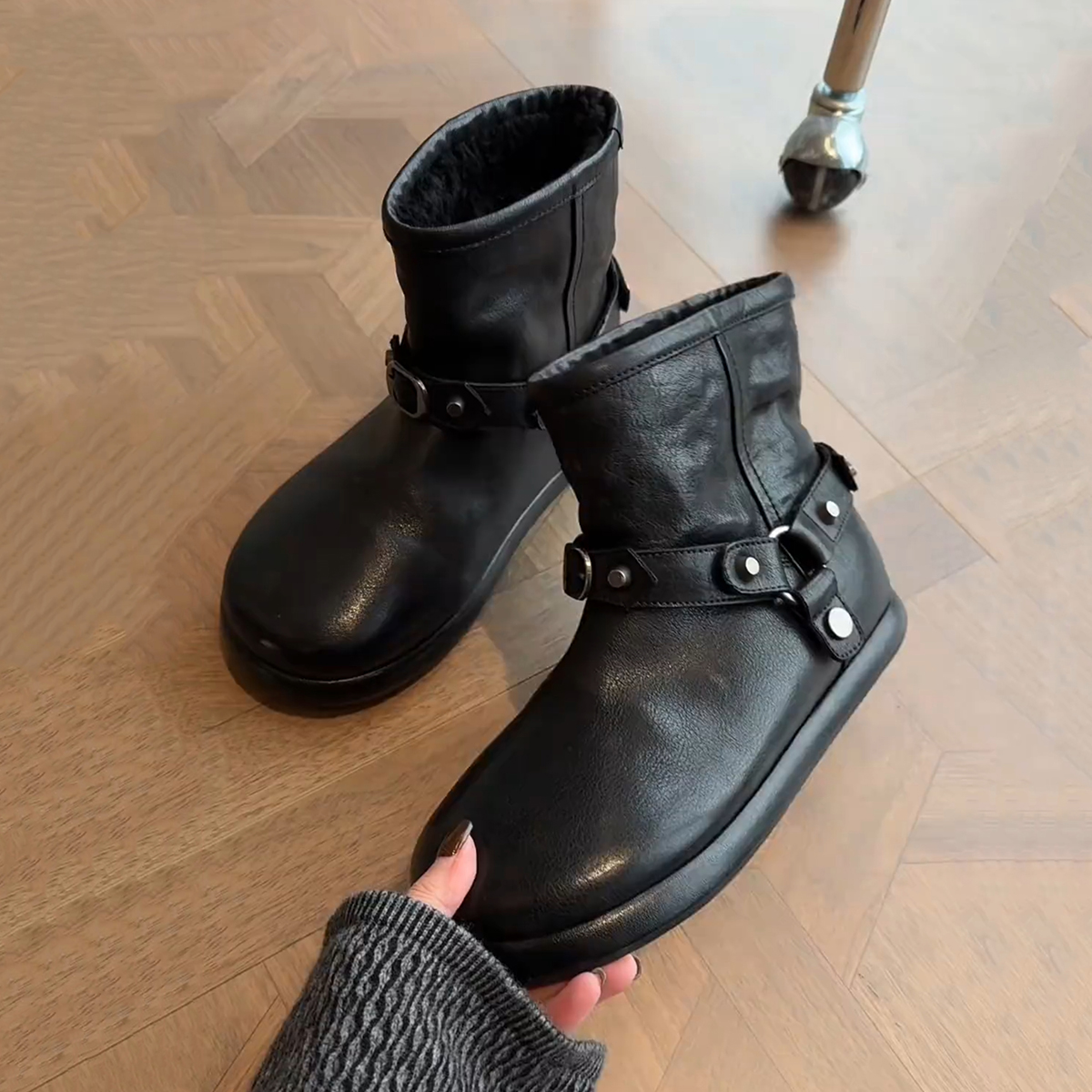 牛皮版~法式黑色真皮大棉靴女皮带扣铆钉厚底加绒朋克时装雪地靴主图