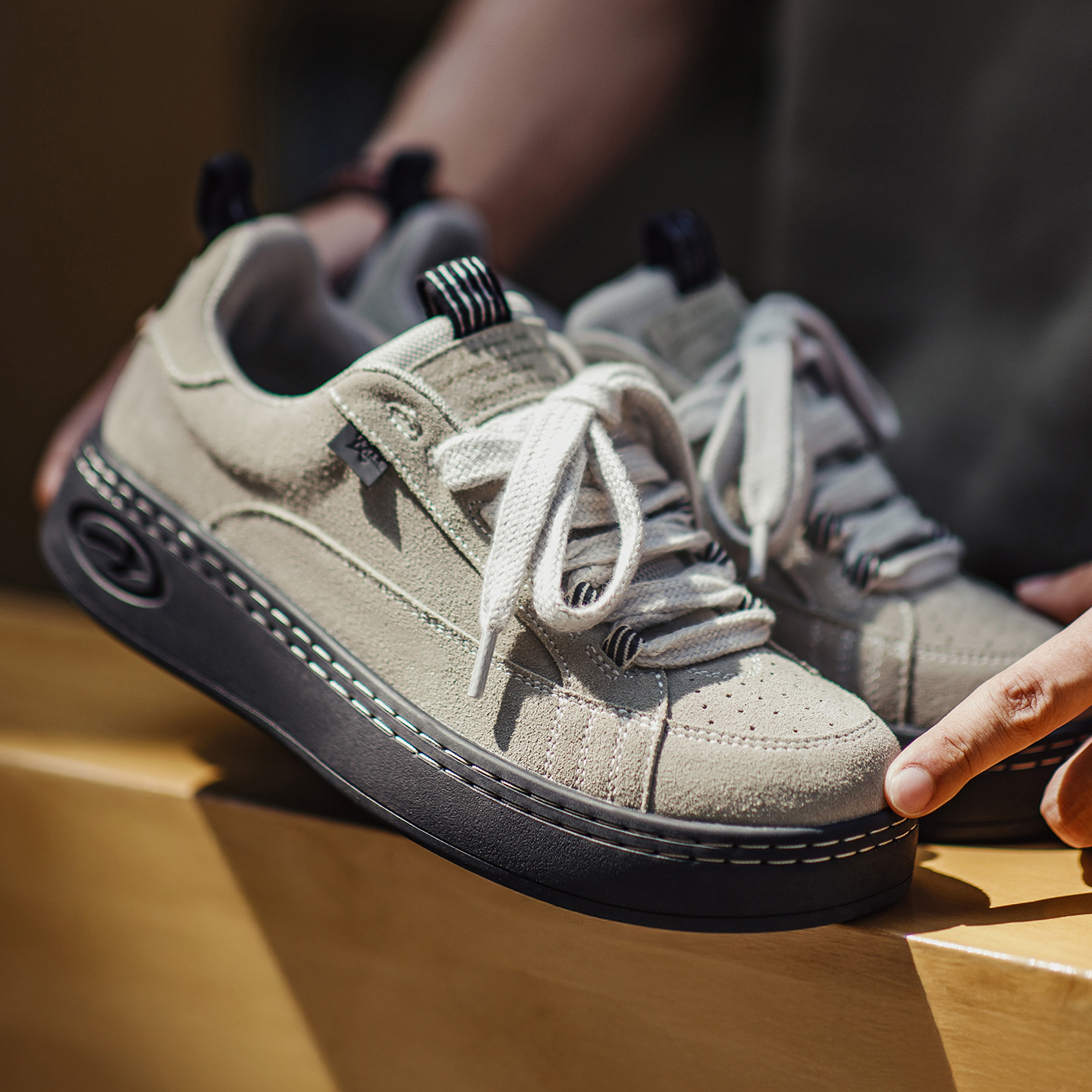 马登美式灰色复古厚底板鞋小众增高翻毛皮休闲鞋低帮滑板鞋男士主图