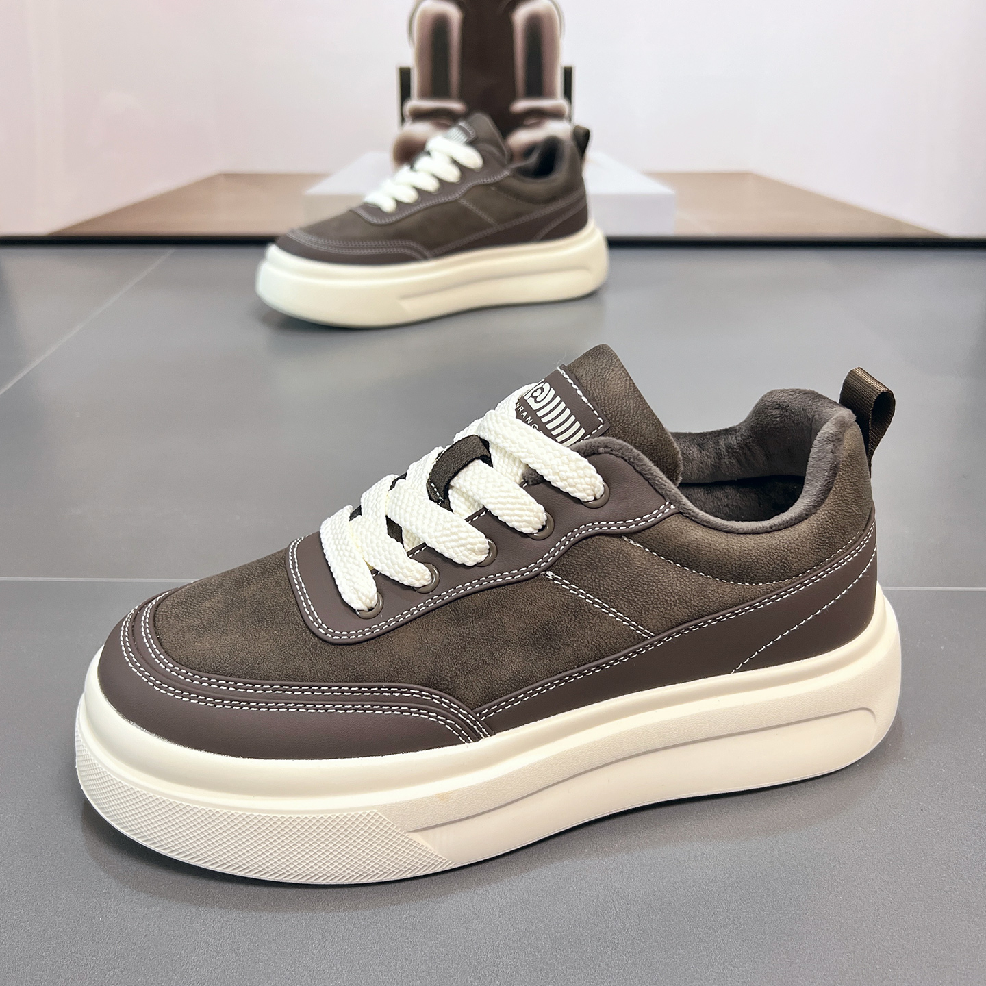 2025冬季新款加绒男鞋厚底休闲鞋百搭韩版学生运动鞋加棉板鞋棉鞋主图