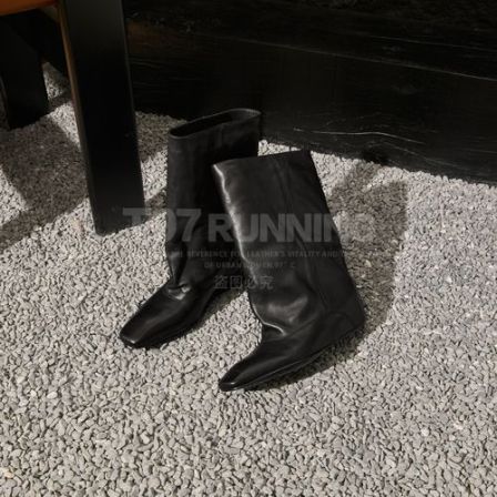 2025秋冬新款欧洲站时尚黑色百搭英伦风一脚蹬堆堆瘦瘦靴X0526