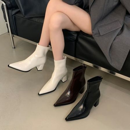 高跟短靴女尖头粗跟后拉链单靴2025秋冬新款性感黑色名媛风马丁靴