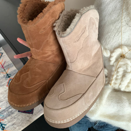 雪地靴女2025新款冬季加绒加厚底可爱胖娃娃头保暖羊皮毛一体短靴