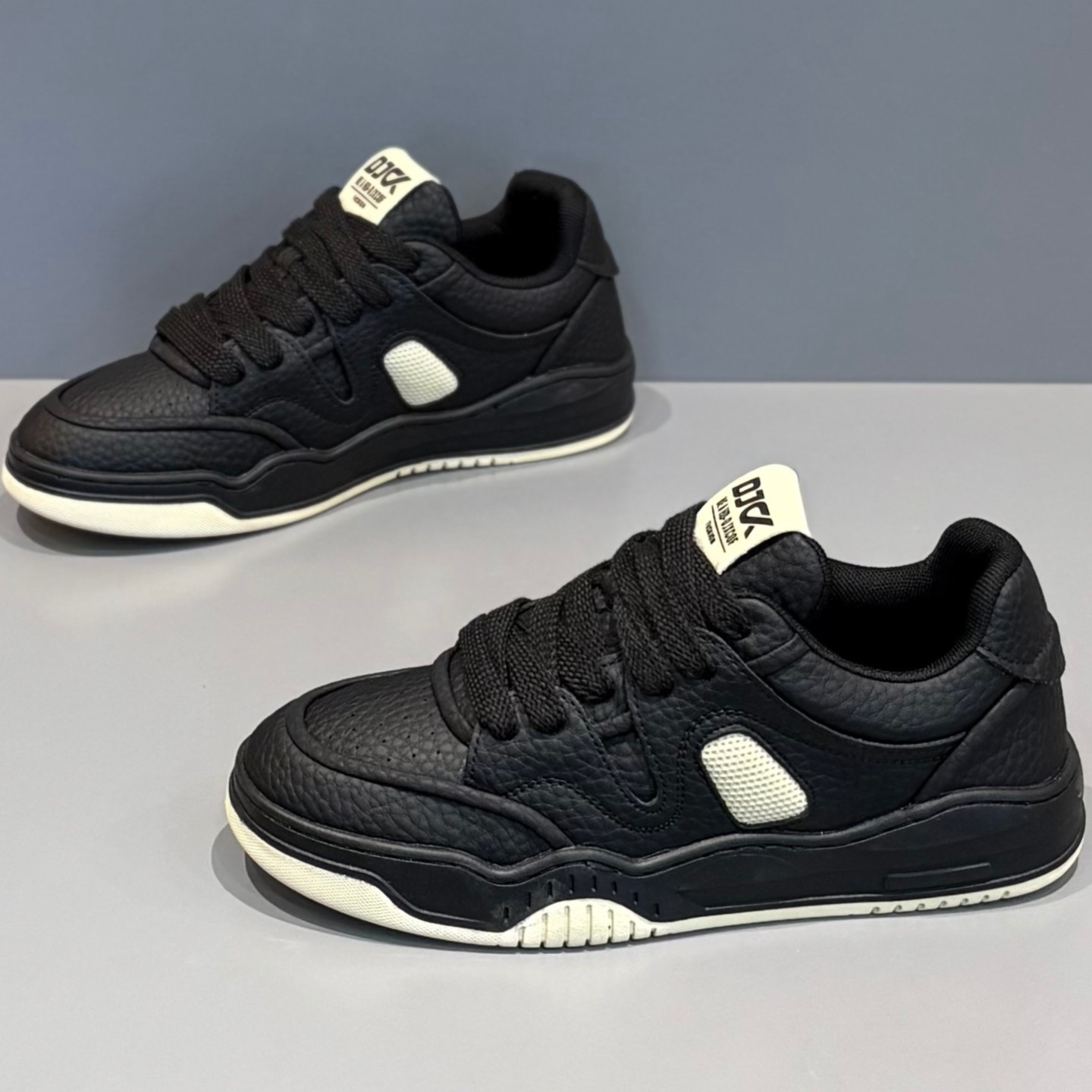 潮男鞋2025新款休闲运动板鞋冬季加绒保暖黑色棉鞋轻便软底开车鞋主图