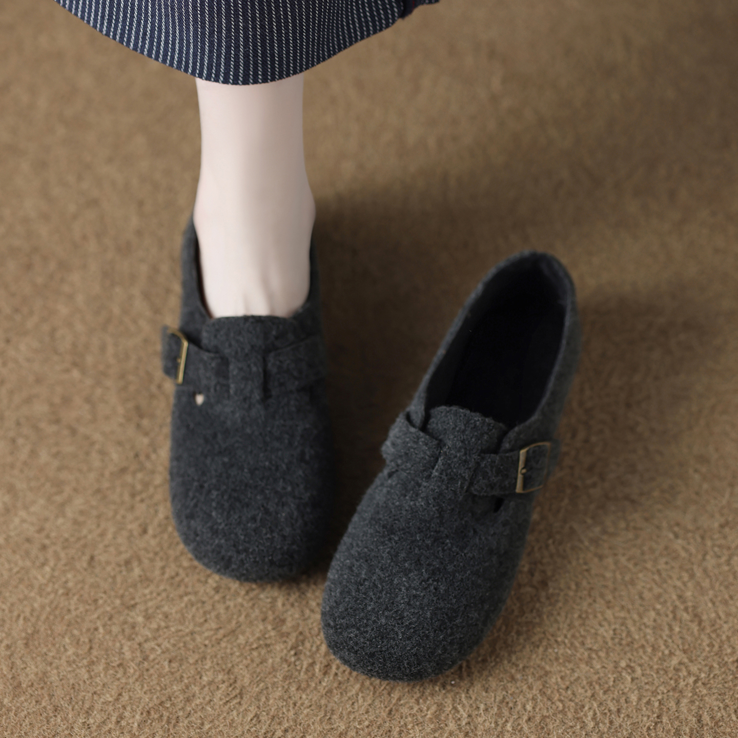 羊皮版巨好看平底灰色毛毛豆豆鞋女2025秋冬款不累脚加绒孕妇单鞋主图