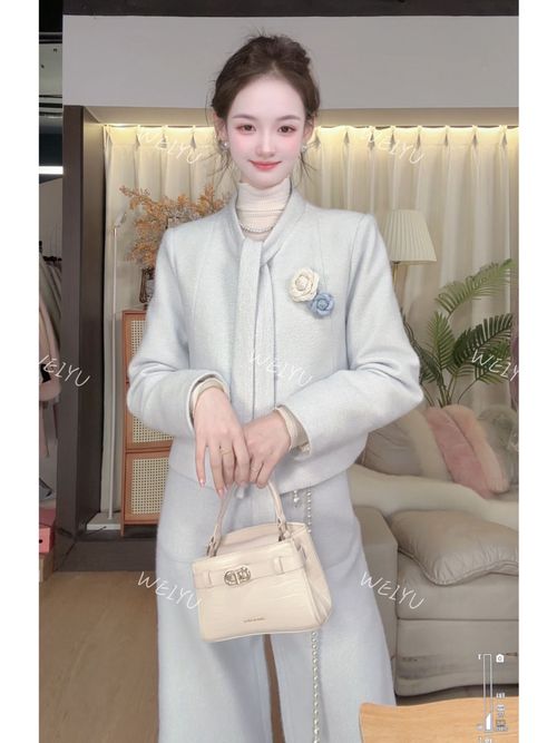 【WY】蓝风铃~原版设计冬季甜美气质轻奢新年90羽绒小香风套装主图