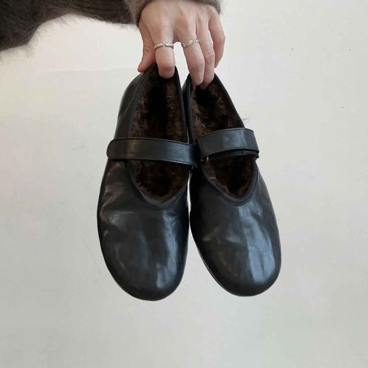 羊皮版~韩版百搭平底舒适加绒玛丽珍鞋女魔术贴浅口圆头简约单鞋主图