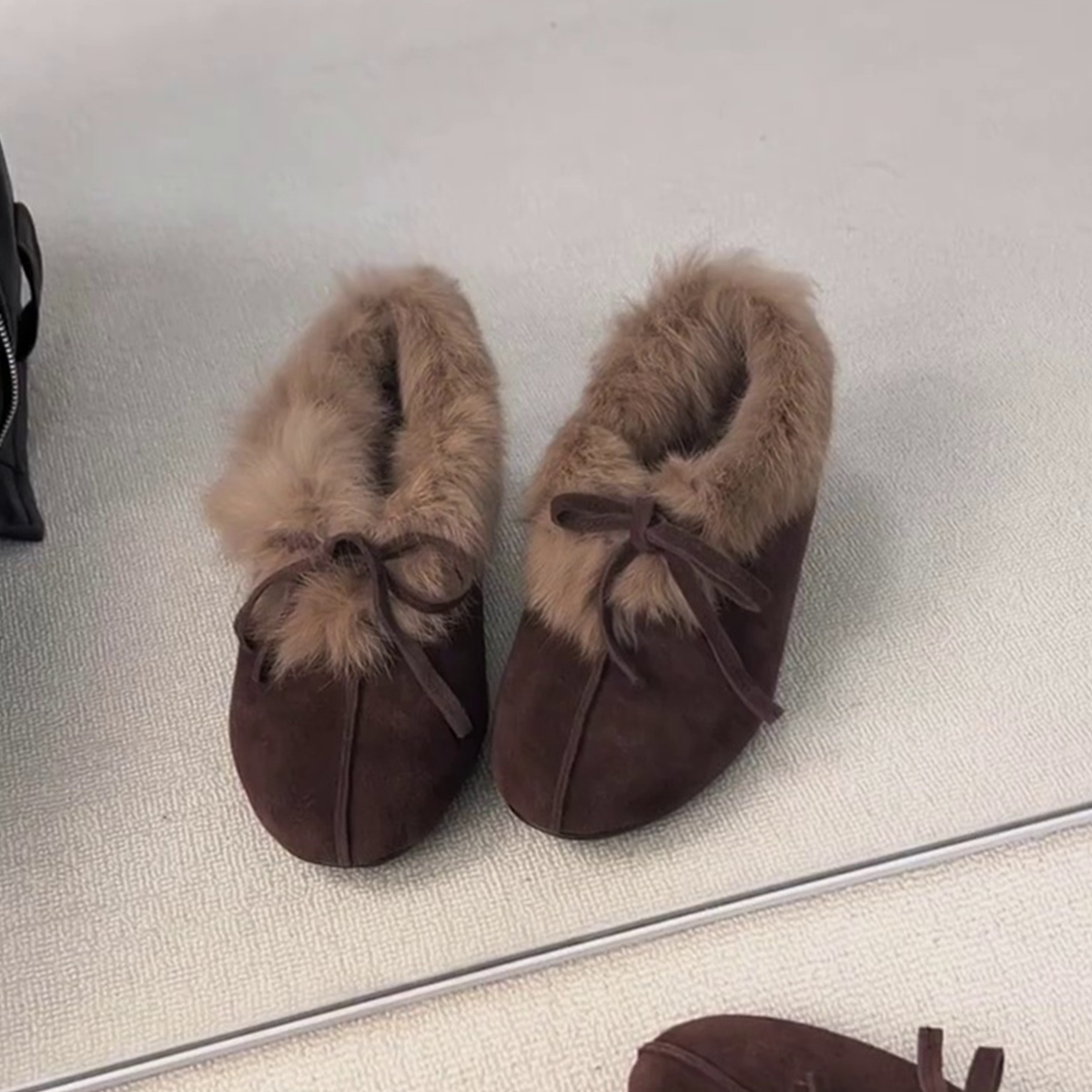 羊皮版~冬季女加绒加厚时尚女士复古蝴蝶结保暖内增高圆头雪地靴主图