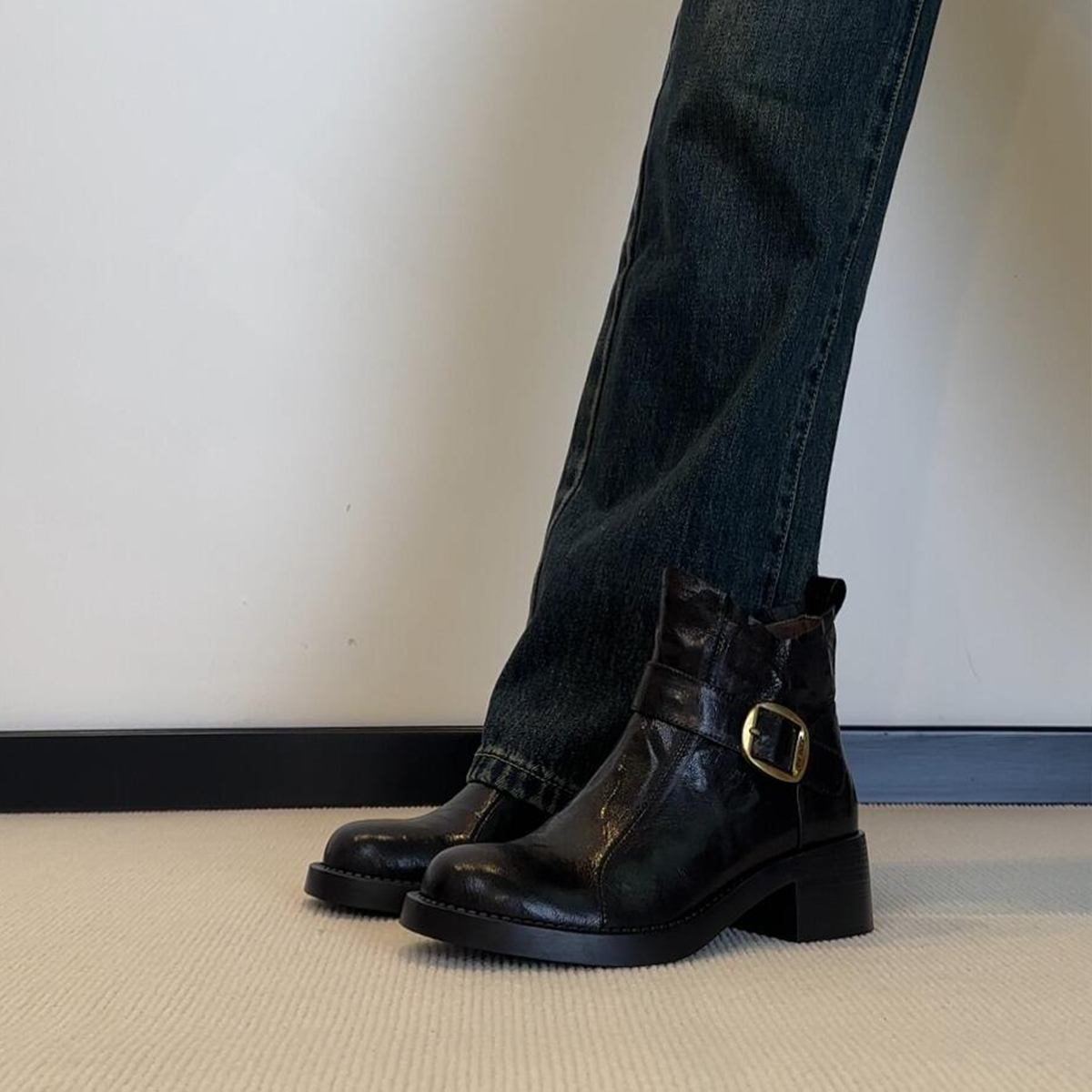 牛皮版~高级感水洗皮复古通勤马丁靴女显瘦粗跟皮带扣侧拉链短靴主图