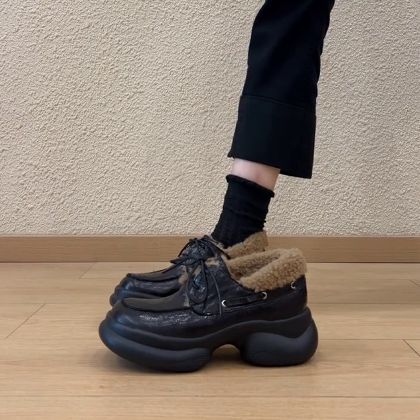 羊皮版~圆头系带舒适小皮鞋女加绒保暖冬季新款小个子软底毛毛鞋主图