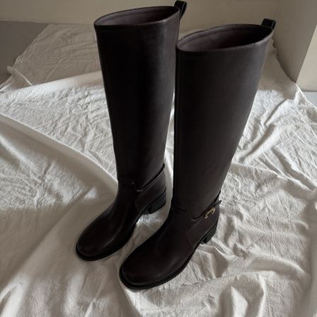 YDD/25秋冬新款轻熟通勤风简约大气皮带扣粗跟圆头骑士长靴/5789