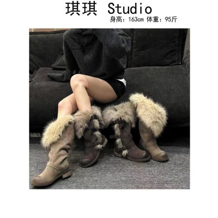 《琪琪家》冬季新款轻奢高级感乌托邦牛反绒卡扣百搭时装靴8343-F3