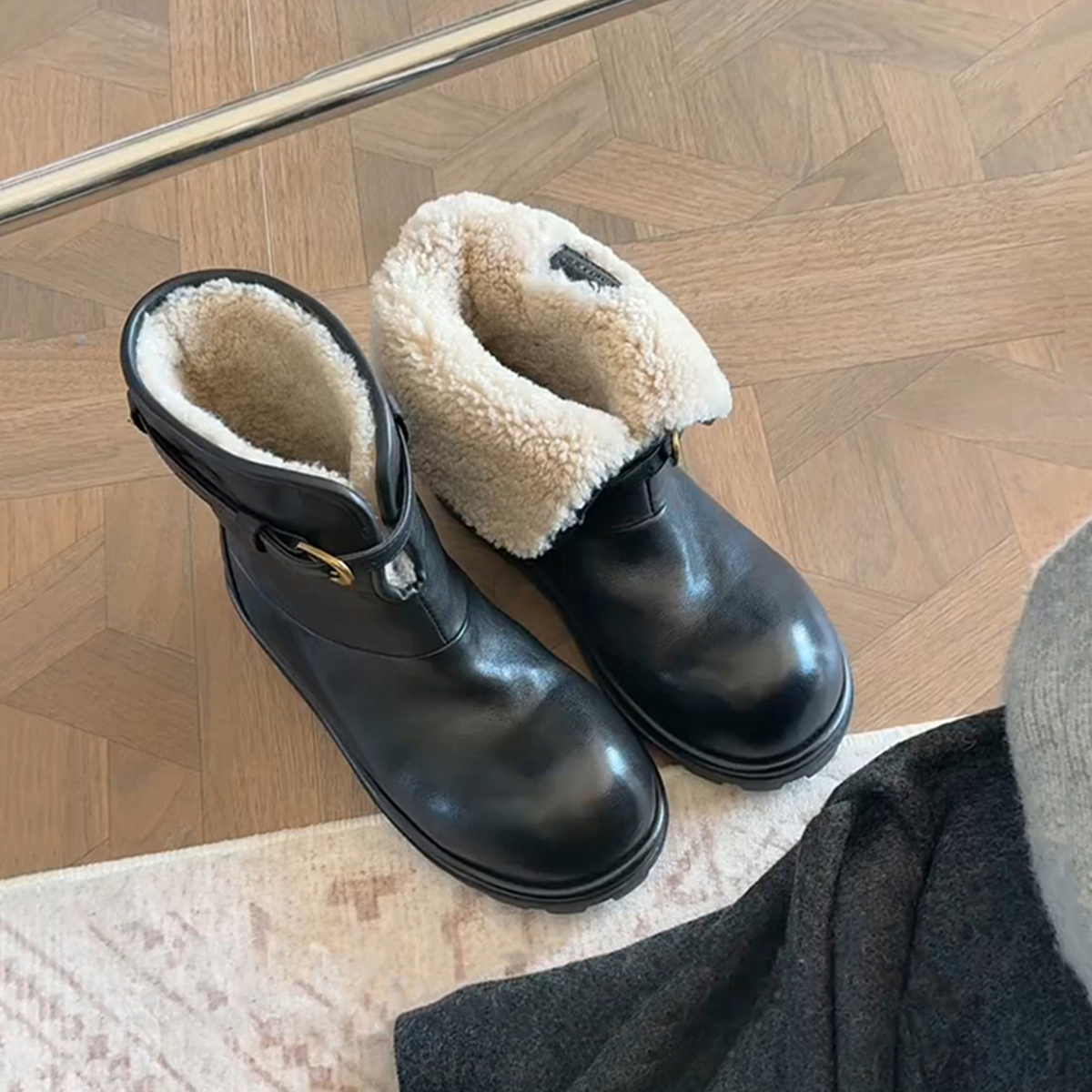 牛皮版~小众黑色高级感洋气时髦雪地靴女皮带扣厚底加绒个性棉靴主图