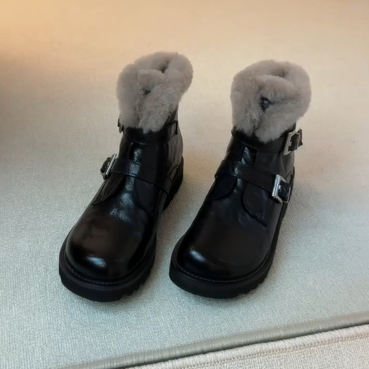 牛皮版~百搭黑色真皮小短靴女皮带扣低跟舒适加绒圆头通勤时装靴主图