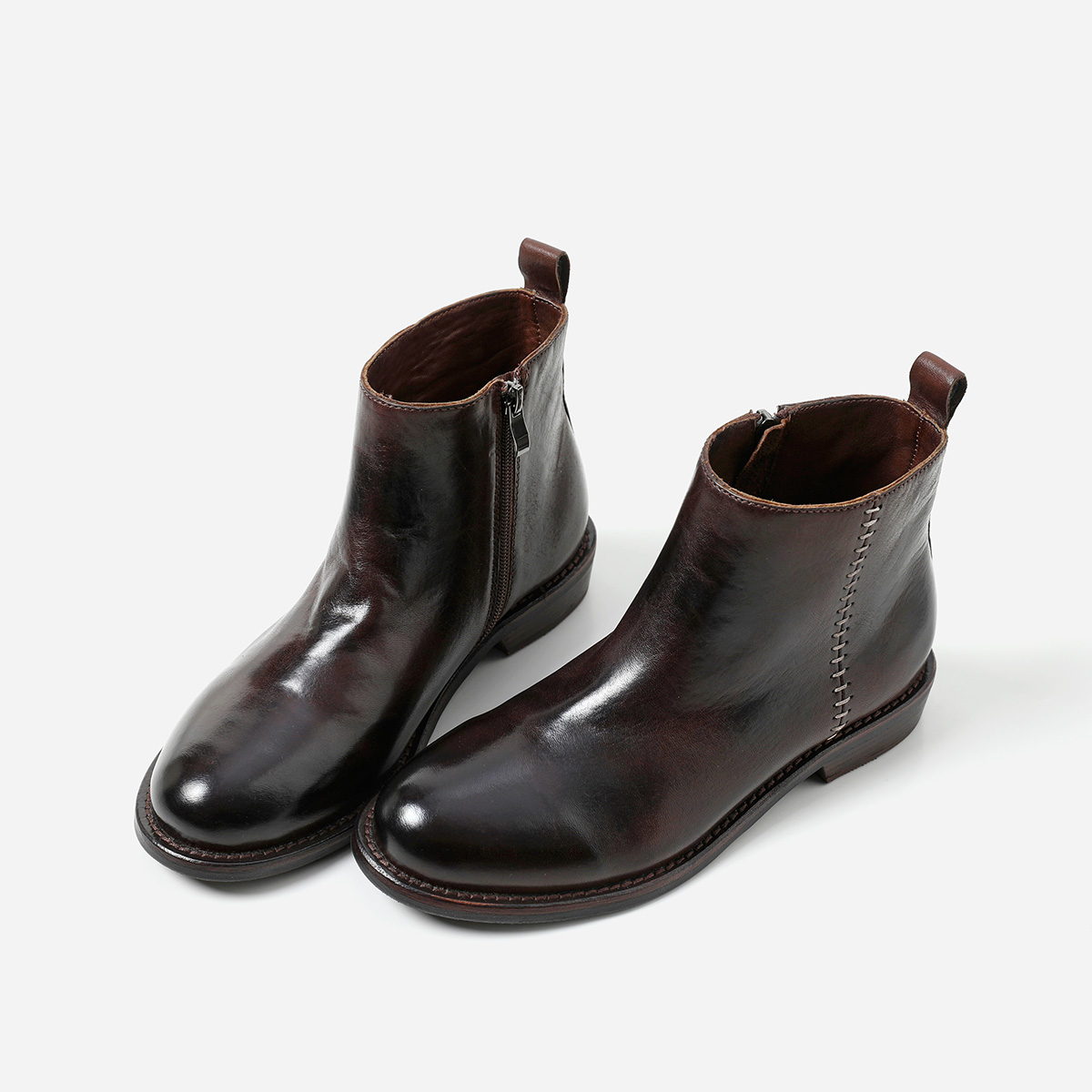 EX08009 茉莉雅集 复古英伦风情水洗马皮缝线设计圆头切尔西靴主图