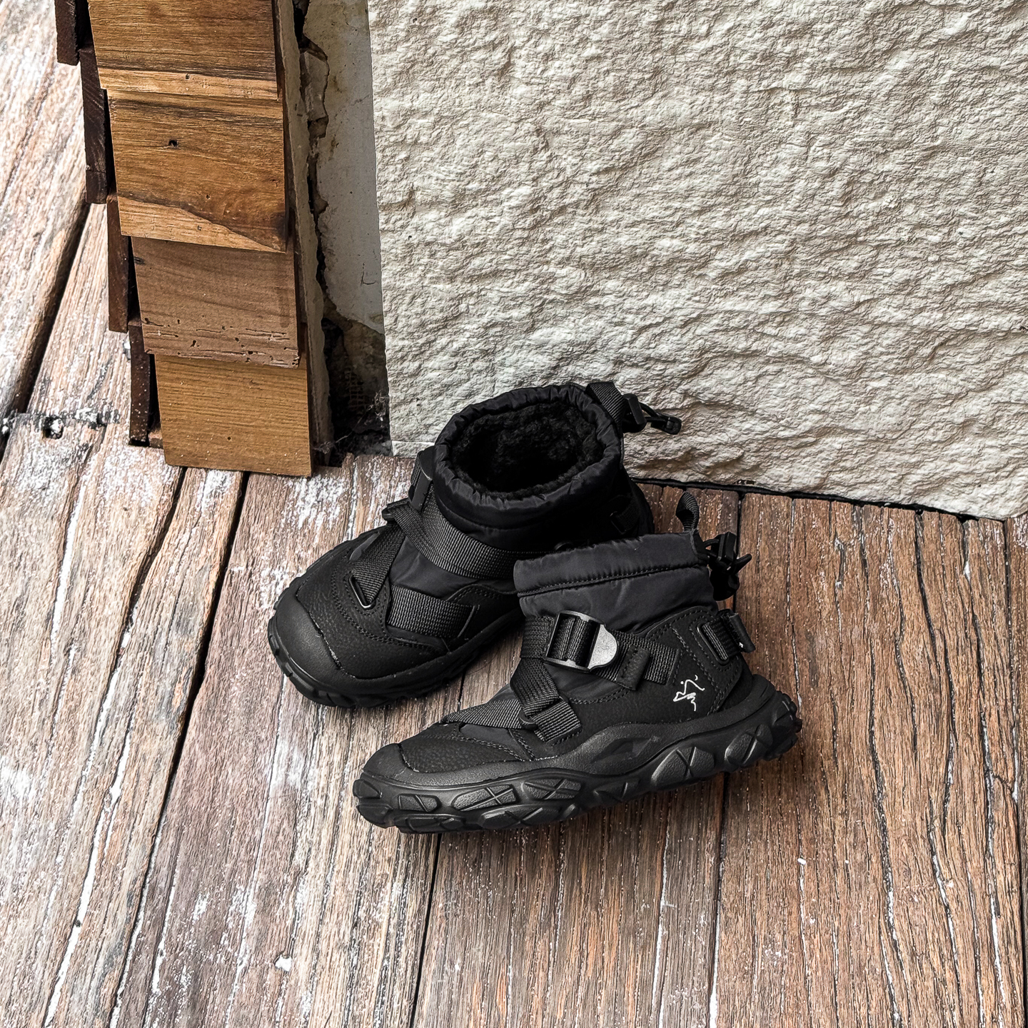 儿童加绒保暖雪地靴2025冬季男童登山鞋学生鞋轻便防水女童雪地棉主图